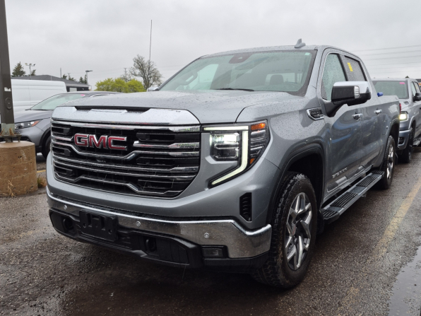2024 GMC Sierra 1500 SLT CREW 5.3 LEATER AND ROOF 31K LOADED